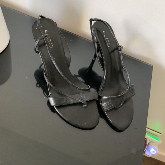Aldo Shoes - Vintage Aldo strappy mid size heel